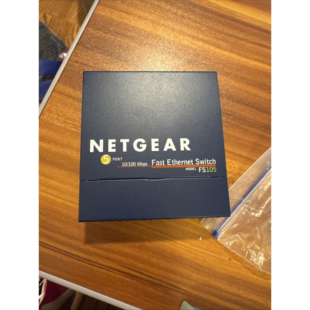 Netgear FS105 5 Port 10/100 Mbps Fast Ethernet Switch